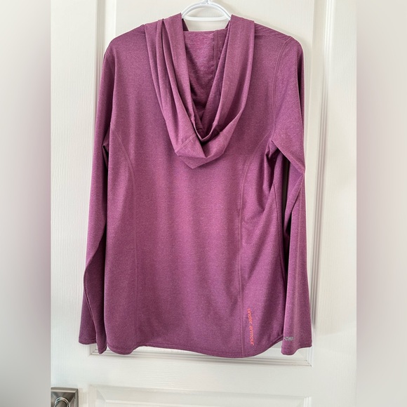 ๐๐Host Pick ๐๐ Under Armour ladies all season hooded shirt ๐ - Picture 3 of 7
